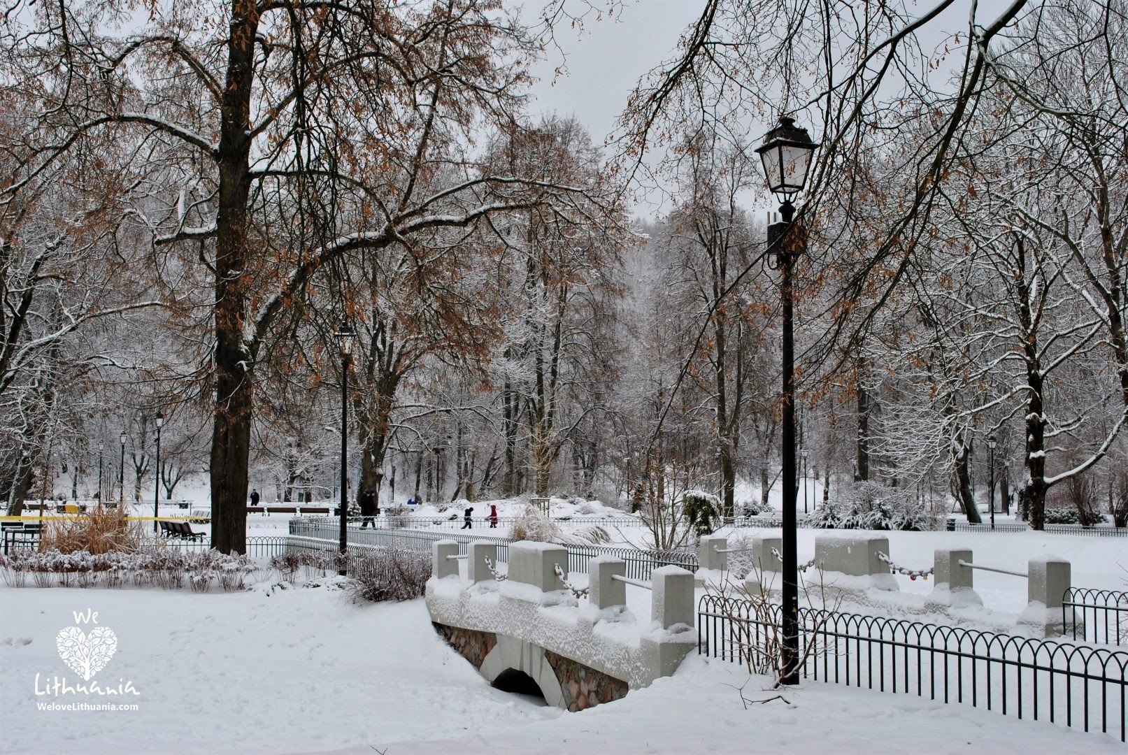 Vilnius, Bernandinų sodas gražus bet kuriuo metu laiku. Žiemą smagu pasivaikščioti baltoje tyloje.