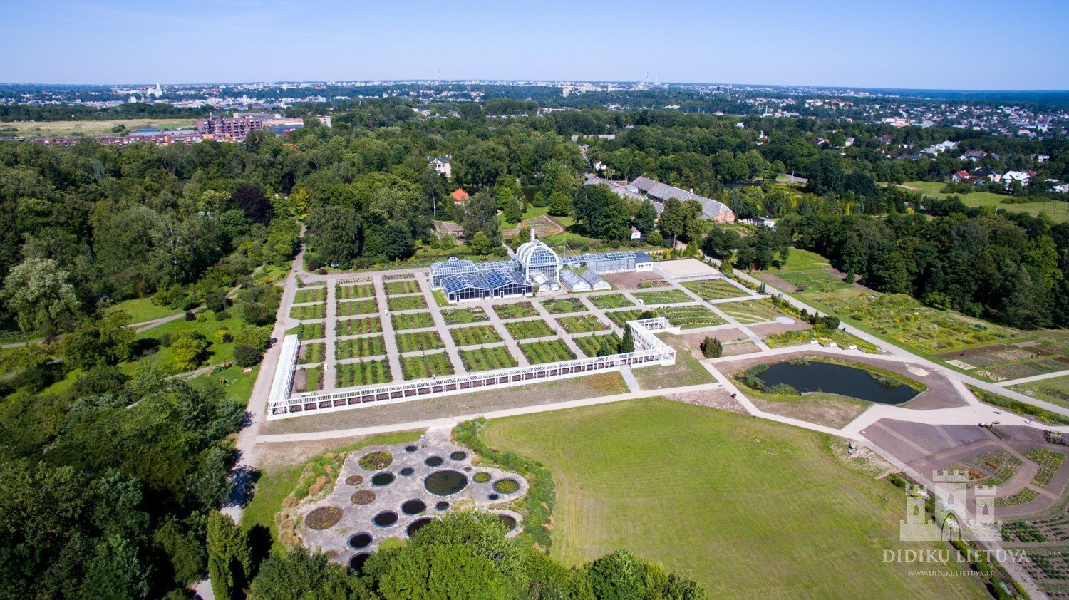 Lietuvos dvarų parkai – didikų kultūros atspindžiai