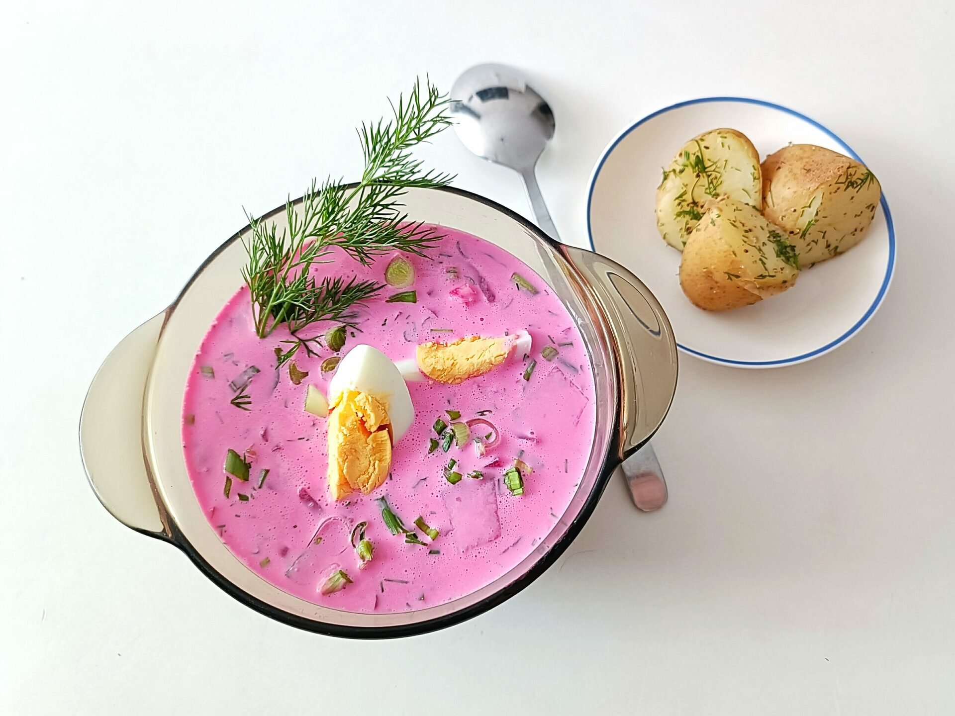 Šaltibarščiai - viena populiariausių sriubų Lietuvoje