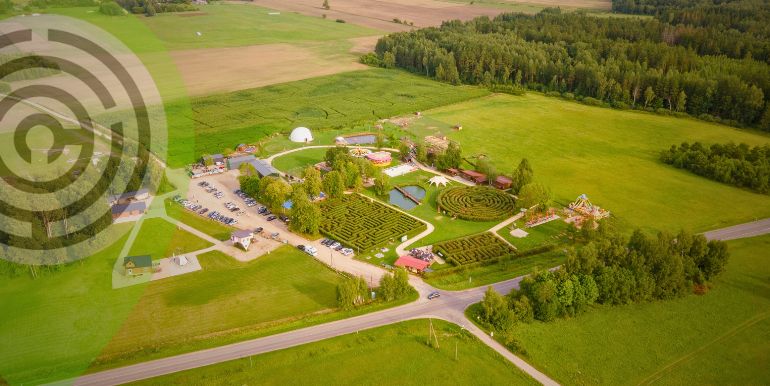 Labirintų pramogų parke atidarytas Kukurūzų labirintas!