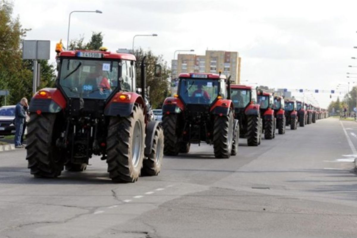 Lietuva Gineso rekordų knygoje: didžiausias „Zetor“ traktorių paradas