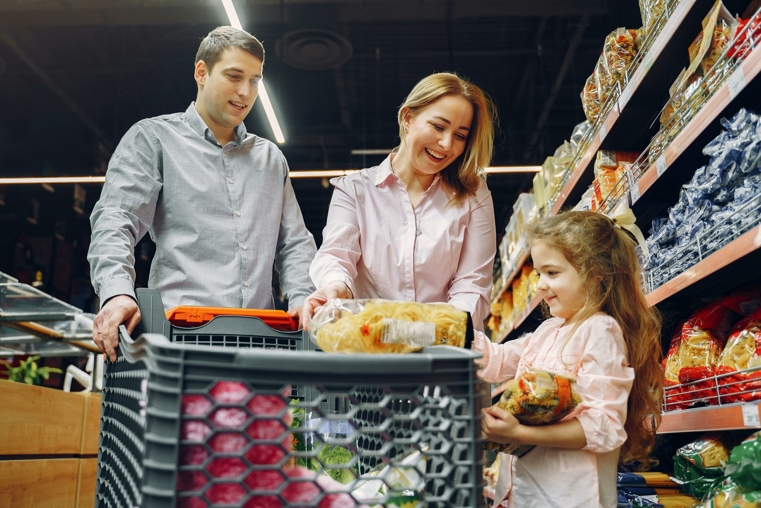 10 patarimų, kaip sutaupyti pinigų apsiperkant maisto parduotuvėje